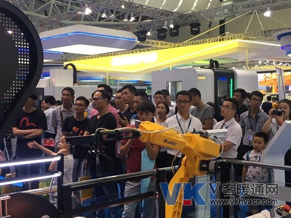1504055378494263.jpg 格力展馆现场.jpg