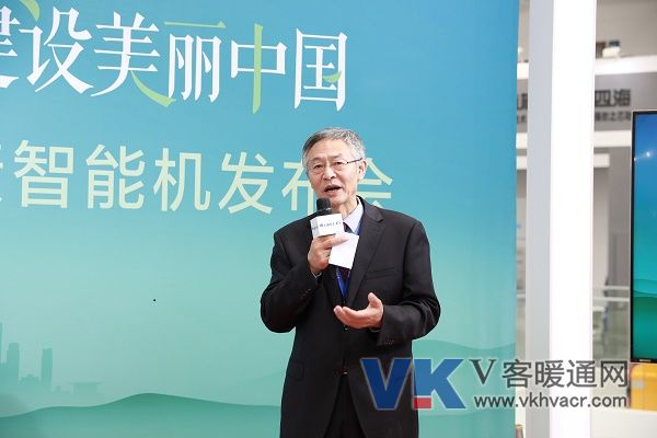 1509606830585189.jpg 图2:中国内燃机工业协会副秘书长魏安力接受记者采访.jpg