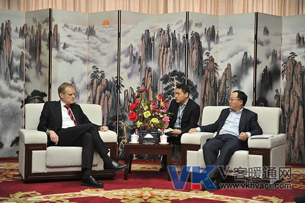 1548228939128566.jpg 丹佛斯中国区总裁司徒嘉德同南瑞集团总裁奚国富举行会晤.jpg